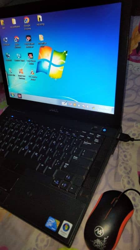 Dell laptop 14 inch ok pec vip cndition 10 by 10 2