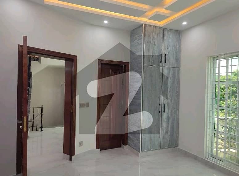 A Palatial Residence For Sale In Wapda Town Phase 1 - Block J3 Lahore 20