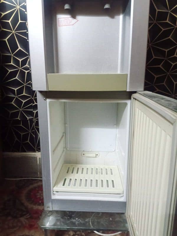 Water Dispenser 4