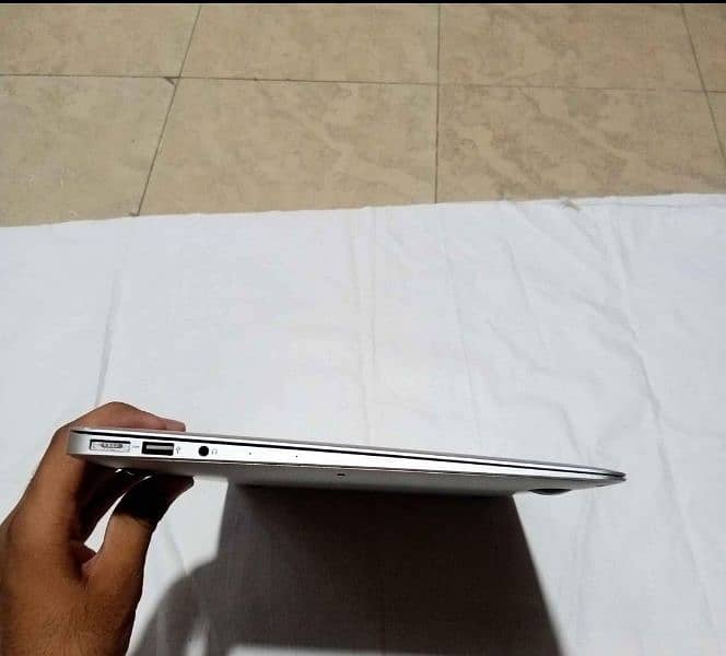 Macbook air 2013 mid urgent sale only serious person dm me 3