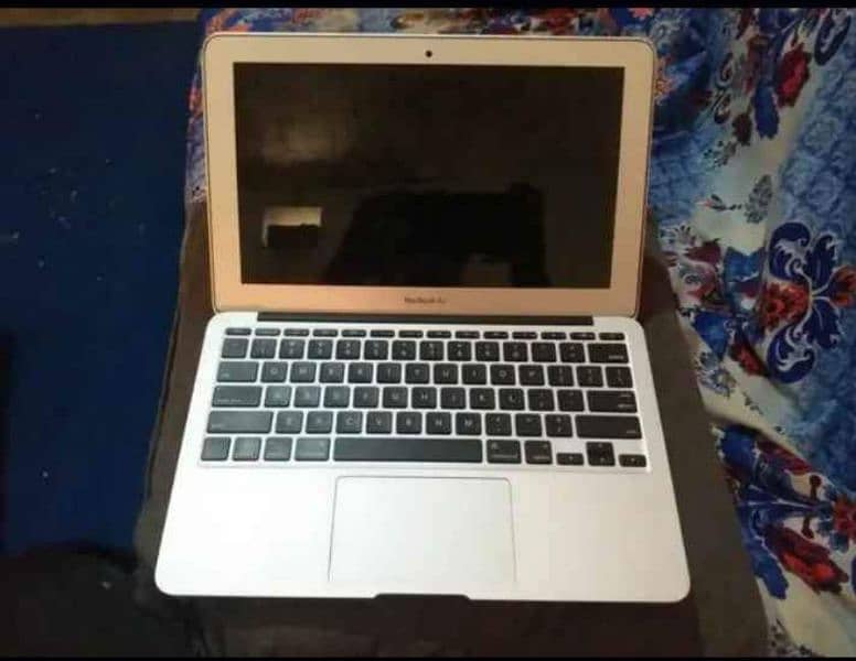 Macbook air 2013 mid urgent sale only serious person dm me 7