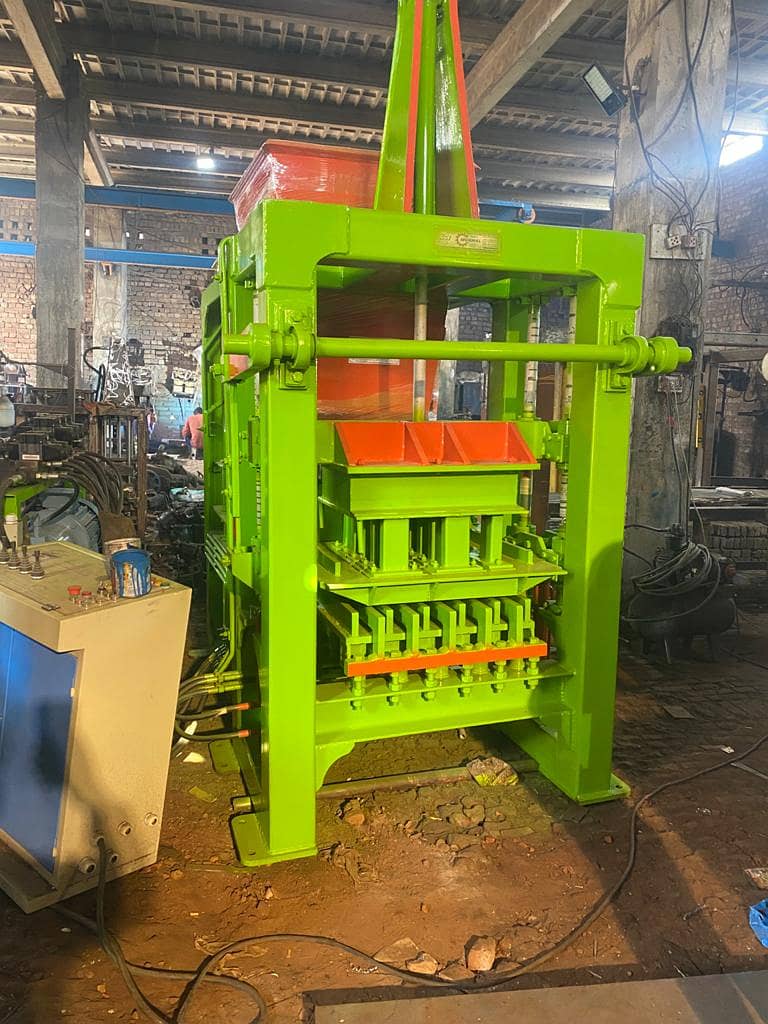 Concrete paver block machine / Concrete Block Machine In Pakistan 6