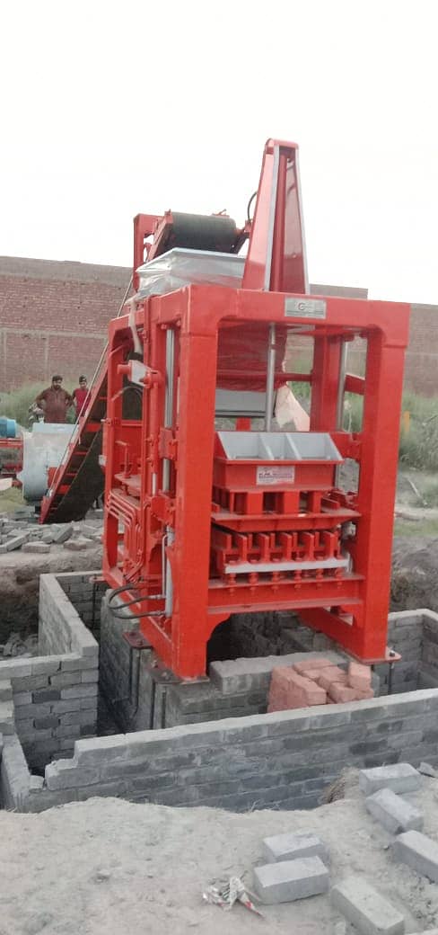 Concrete paver block machine / Concrete Block Machine In Pakistan 9