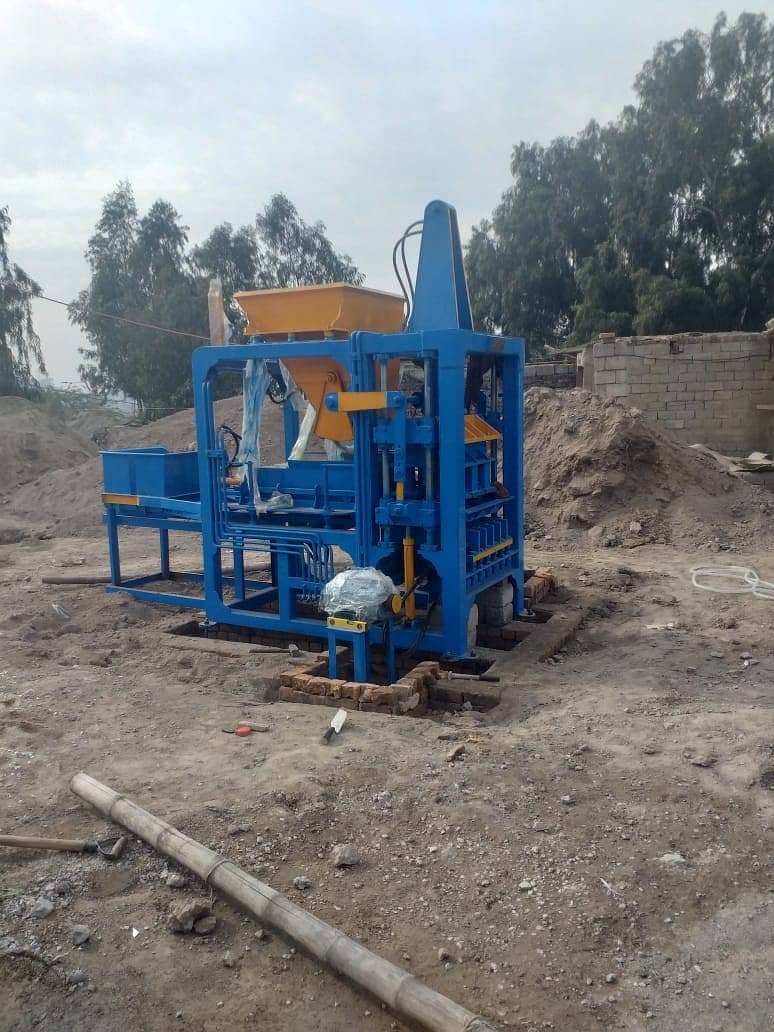 Concrete paver block machine / Concrete Block Machine In Pakistan 13