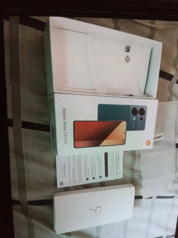 I am selling Xiaomi Redmi note 13 pro condition 10/10 1