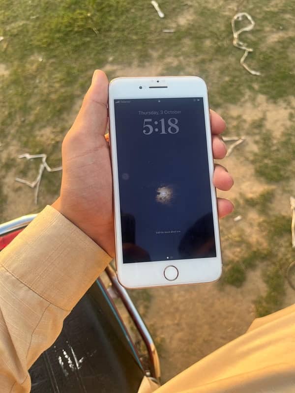 IPHONE 8 PLUS URGENT SALE 1