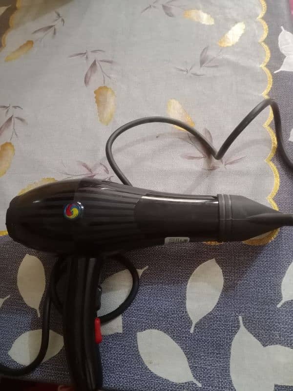 Used Life Relax Company Hair Dryer 2