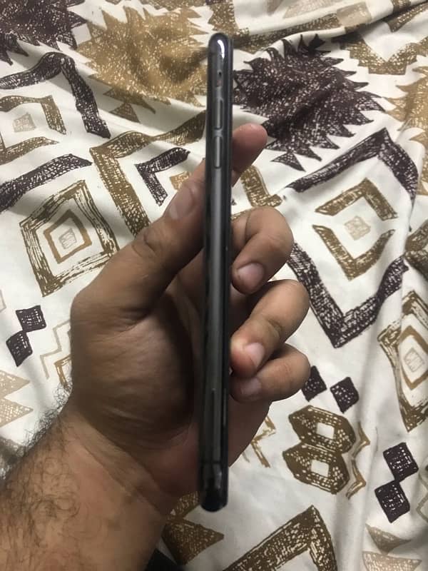 iphone 11 pro max 64gb factory unlock with accessories 1