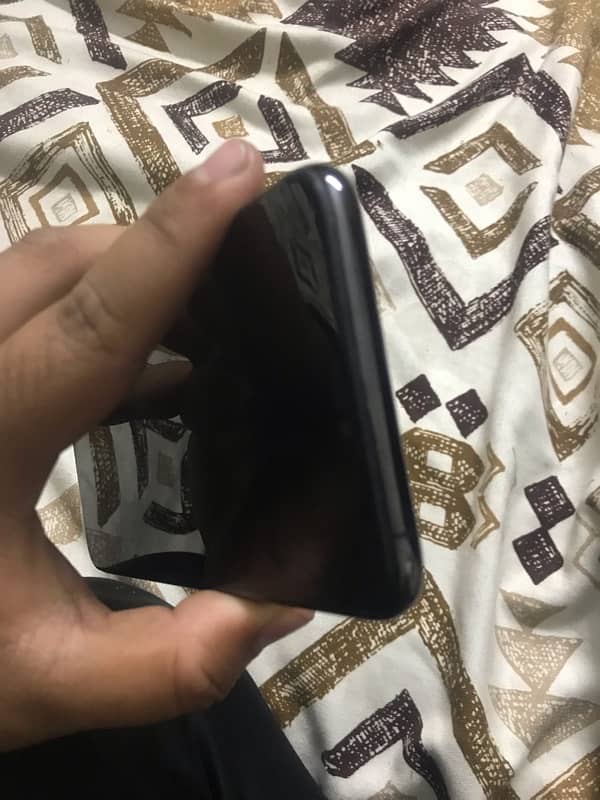 iphone 11 pro max 64gb factory unlock with accessories 3