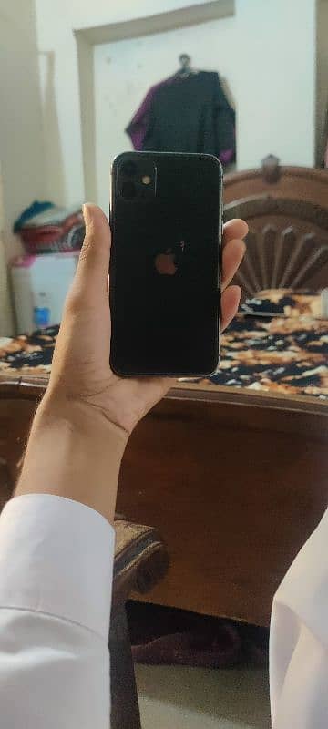 iphone 11 non PTA but Ufone sim working sell and exchange 03262576979 1