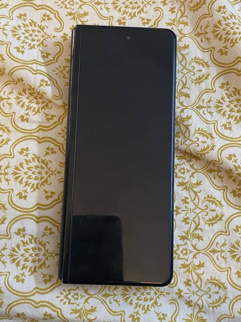 Samsung z fold 3 is good condition 6