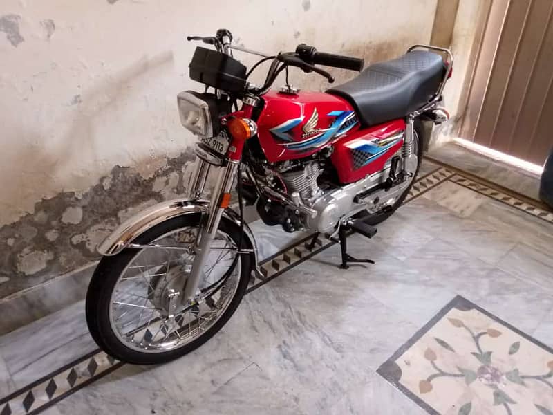 Honda CG 125 2023 3