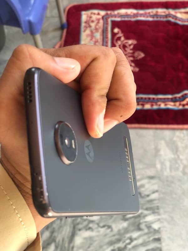 moto Z4 4/128 non pta best for gaming 8