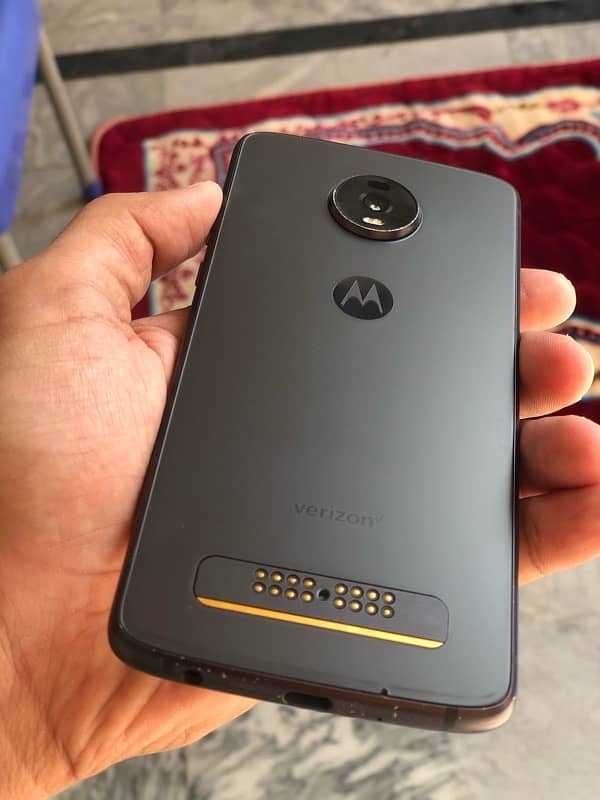 moto Z4 4/128 non pta best for gaming 10