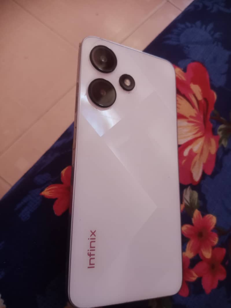 Infinix hot 30i   4+4GB /128 1