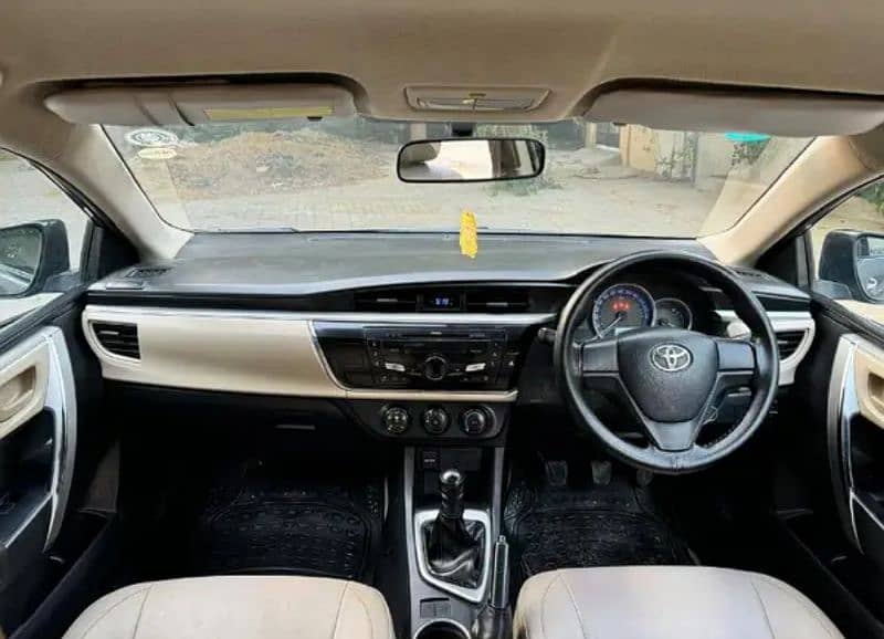 Toyota Corolla GLI 2016 family Used Lahore Registered 9