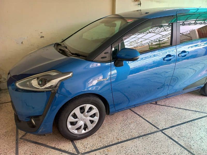 Toyota Sienta 2017 6