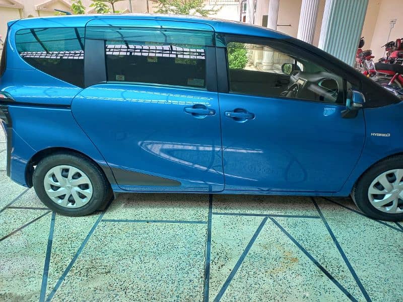 Toyota Sienta 2017 7