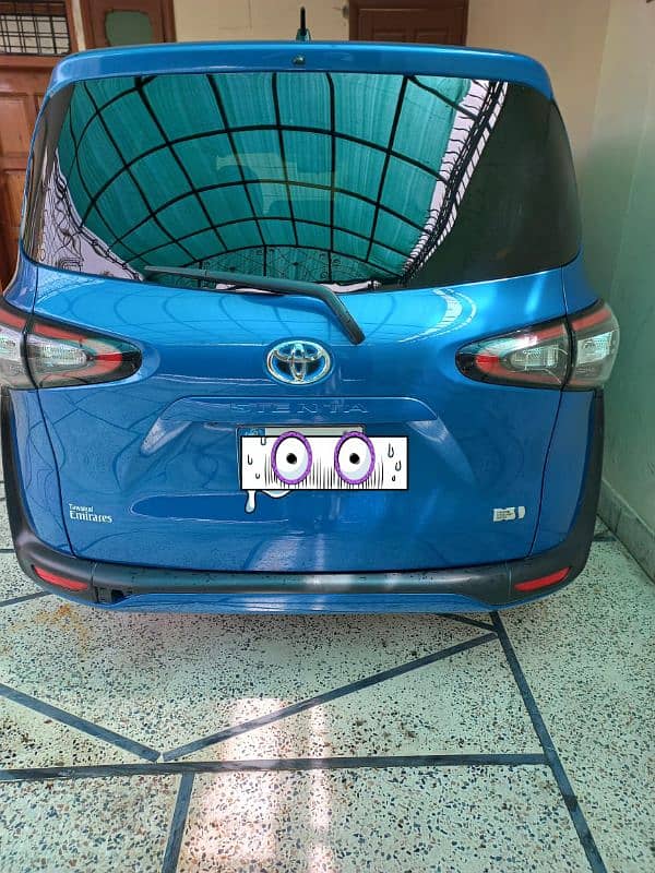 Toyota Sienta 2017 9