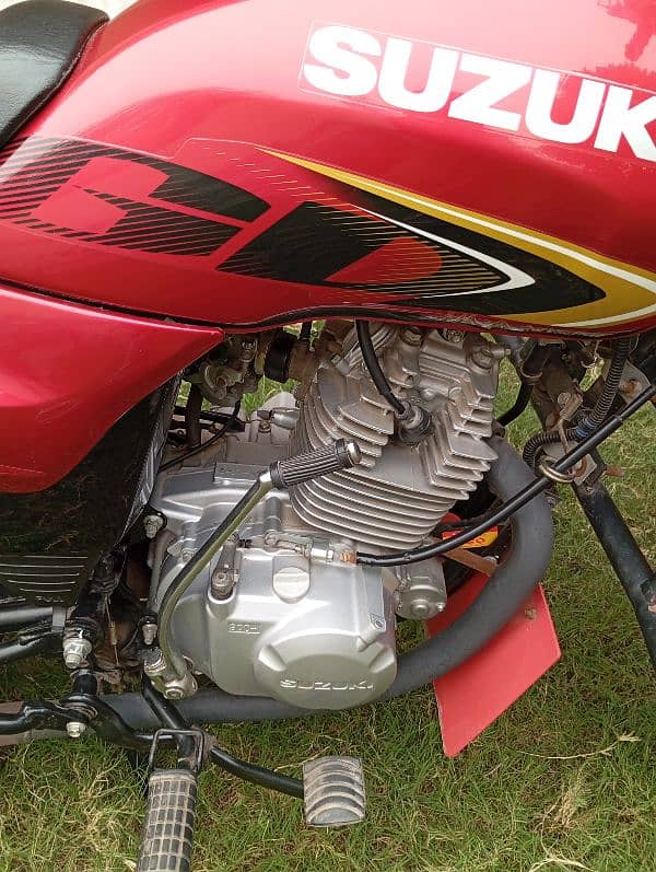 Suzuki 110S bike for sale just like new 2