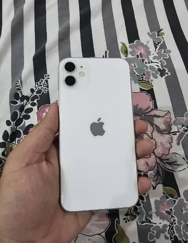 iPhone 11 128gb factory  unlock  water pack phone  sim working 0