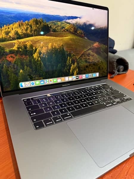 99% new,MacBook Pro 16 inches, 16GB+512gb 1