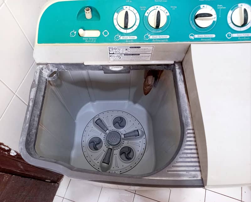 LG Korean Semi Automatic Washing Machine 4