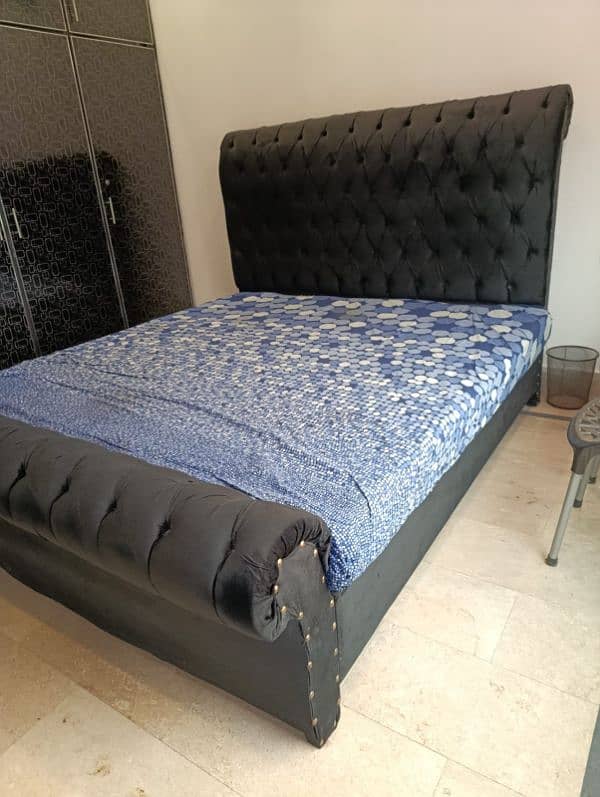 Table+bed for urgent sale 2