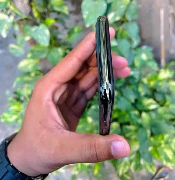 iPhone 11 Pro Max Official Approved 3