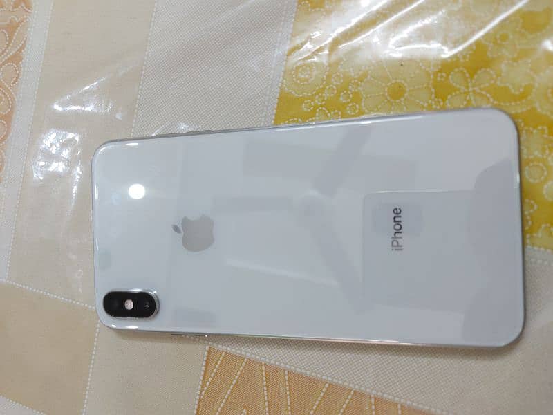 iphone  xs max 512gb PTA 4