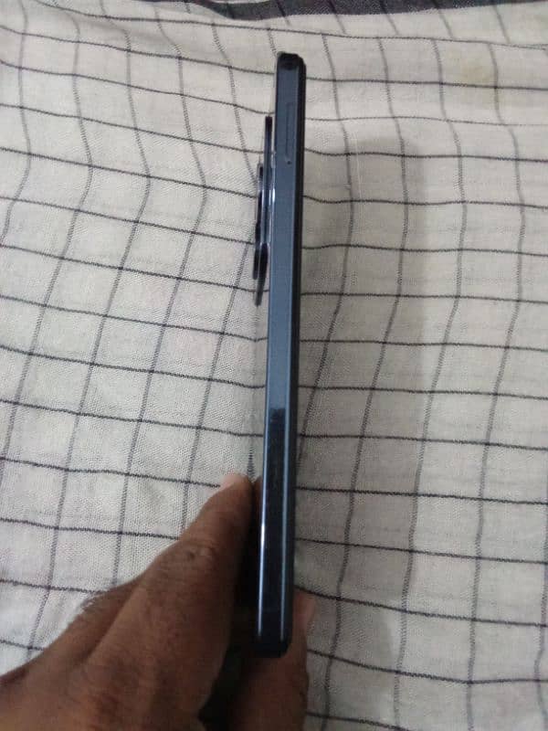 INFINIX HOT 40 (16/256) 3