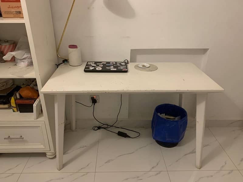 ikea writing table 0