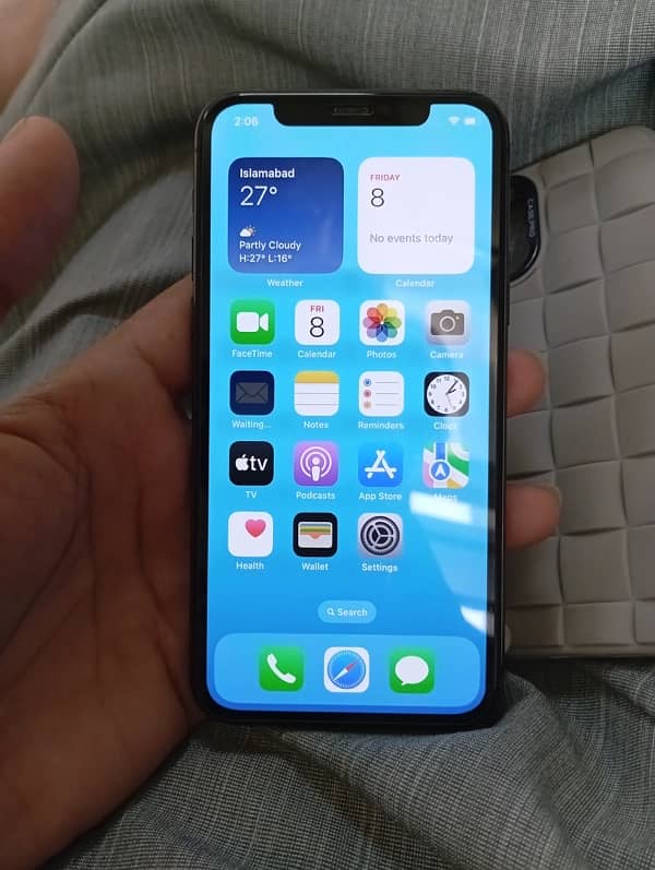 I phone 11 pro 4