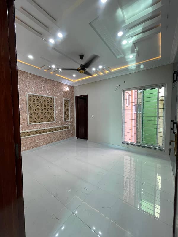 5 MARLA NEAR TO PARK HOUSE AVAILABLE FOR SALE DREAM GARDENS LAHORE 12