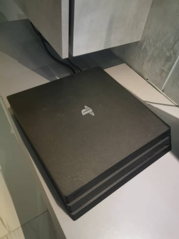 PS4 pro 3