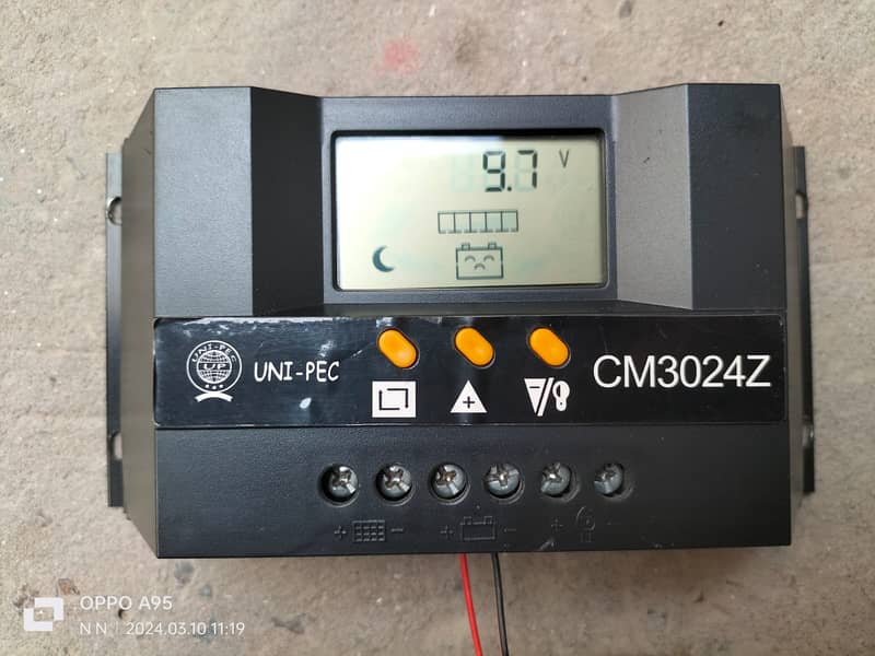 30 amp Solar Controller 2