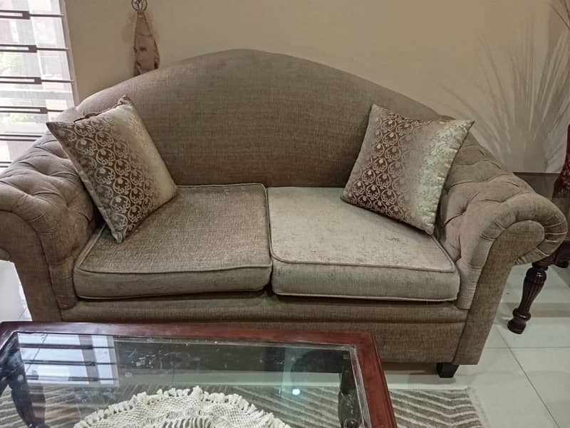 3 plus 2 plus 1 seater sofa almost like brand new 2