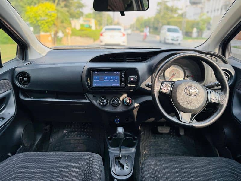 Toyota Vitz 1.0F 4