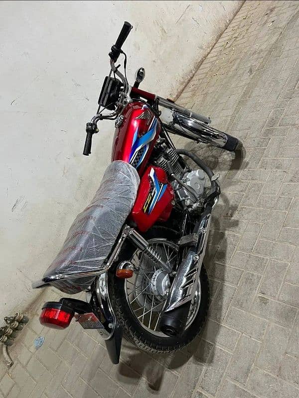 Honda cg 125 2024 zero meter condition first owner karachi number 4