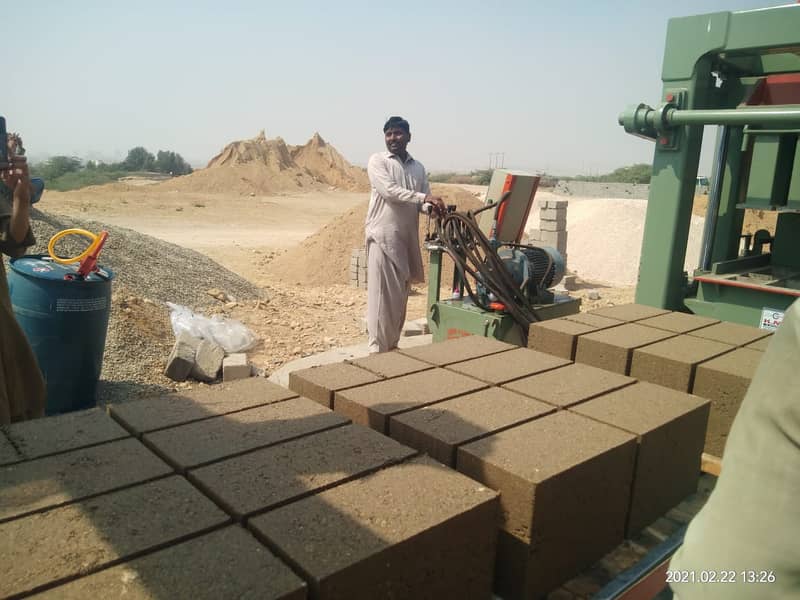 Concrete Pavers & Blocks making machinery for sale in Lahore 16