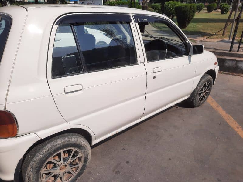 Daihatsu Cuore 2004 4