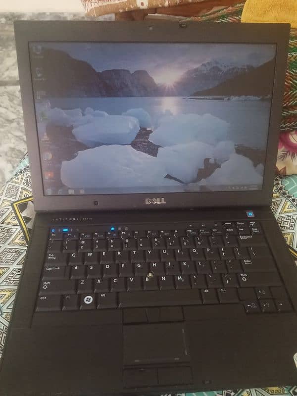 DeLL laptop old model normal version 1