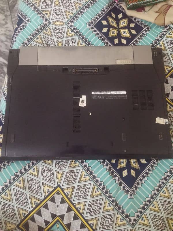 DeLL laptop old model normal version 3