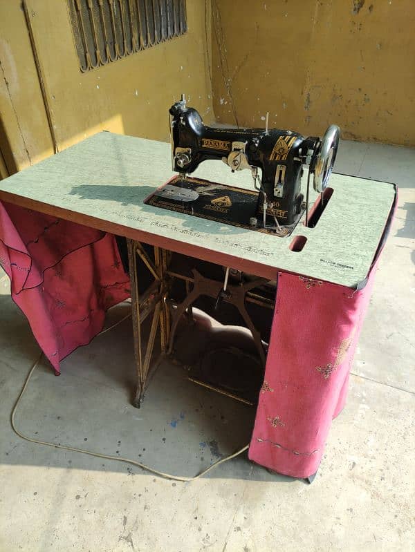 Sewing Machine with Table | Kadai Machine 1