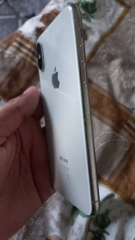 Iphone XS 64 GB Non PTA 2