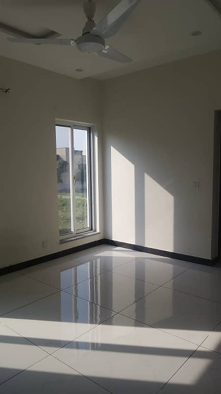 10 Marla House For Sale In Paragon City Lahore 3