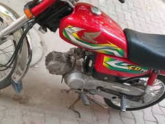 Honda 70 good condition all ok urgent sale please only call