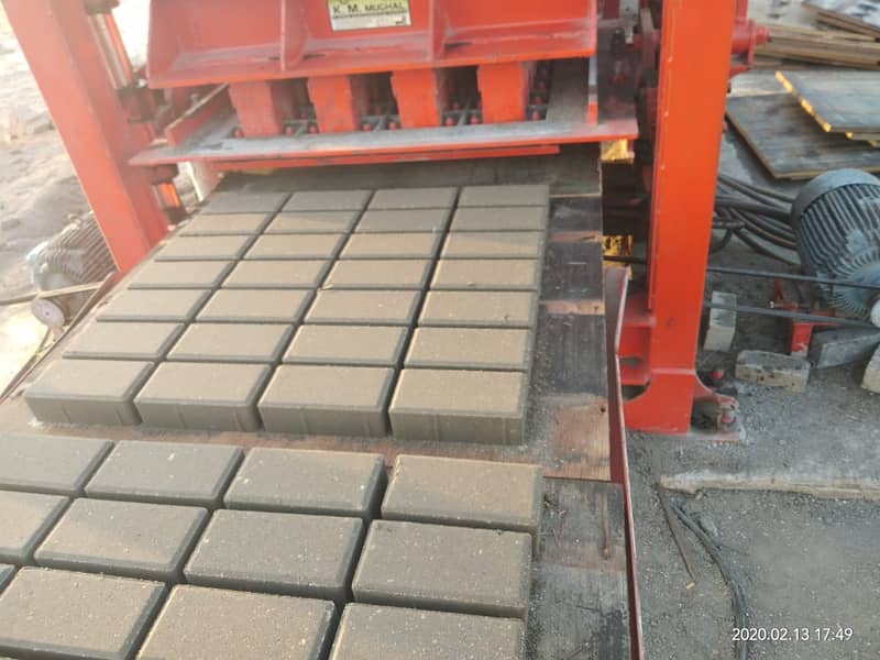 Paver Making Machine/ Concrete Paver block machine sale in pakistan 4