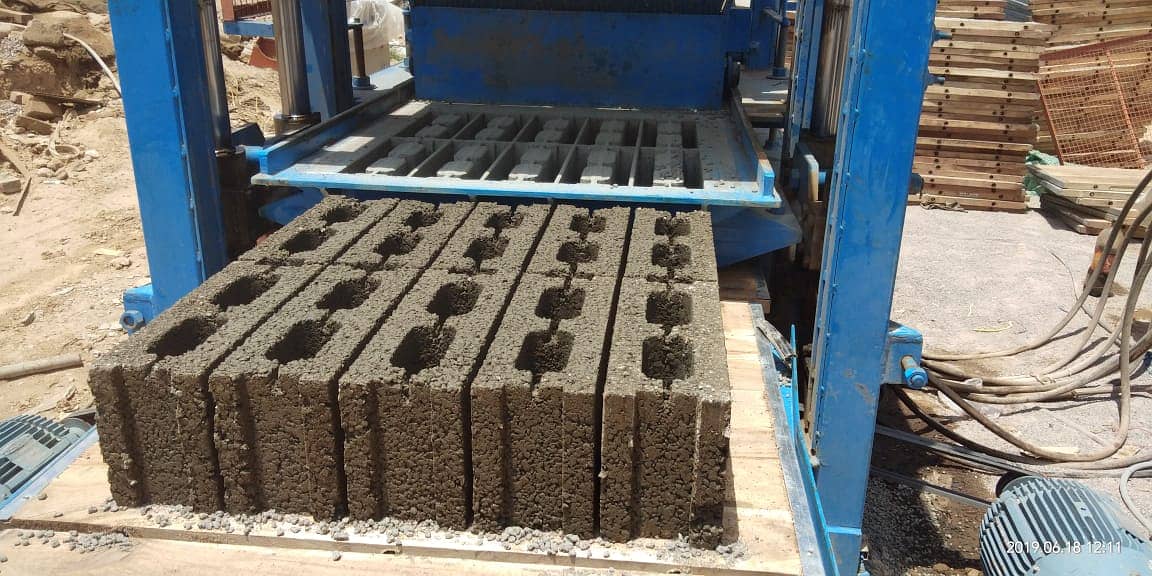 Paver Making Machine/ Concrete Paver block machine sale in pakistan 13