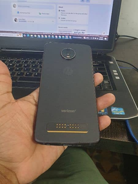 Moto Z4 1